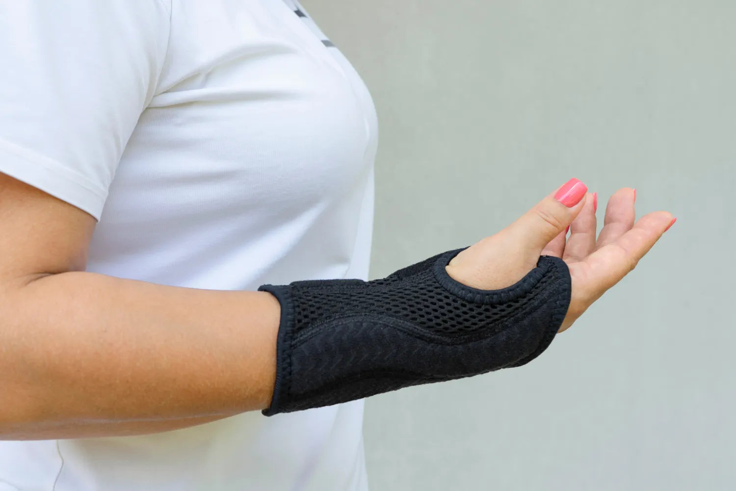 Compression Gloves for Arthritis: The Ultimate Guide product