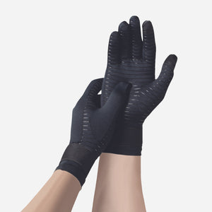 Full-finger compression glove that uses Smart Touch-Screen Technology so you can use your devices without removing your gloves.