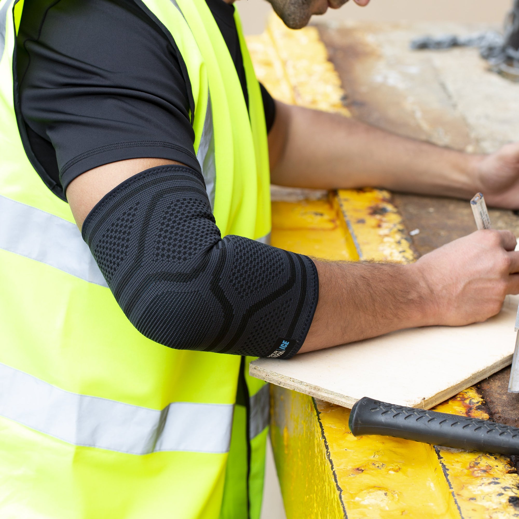 Ice Compression Elbow Sleeves MentholInfused Copper Fit